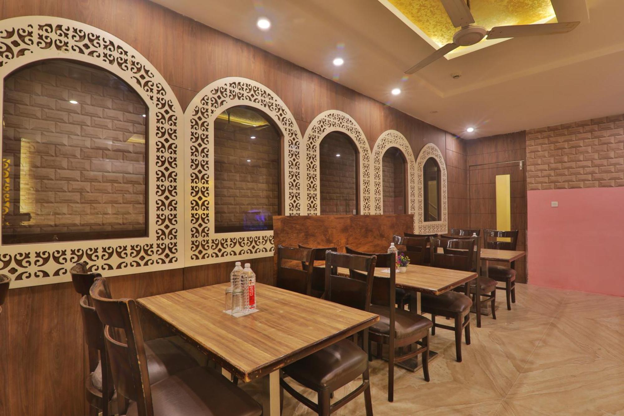 4Everstay By Janki Inn Most Luxury & Spacious Rooms Best Family Hotel In Varansi - Varanasi — Photos 2
